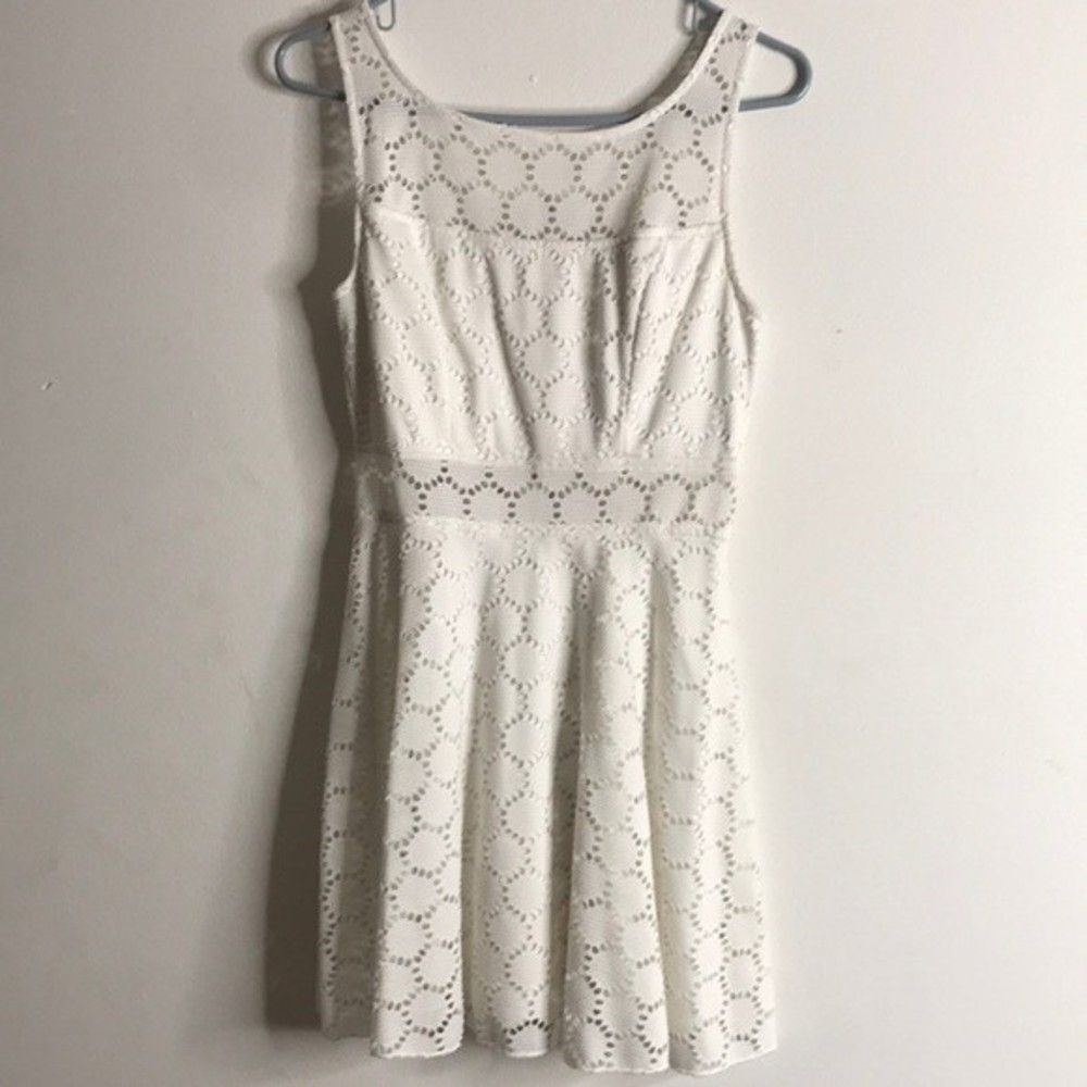 Trixxi all over white lace textured dress size small